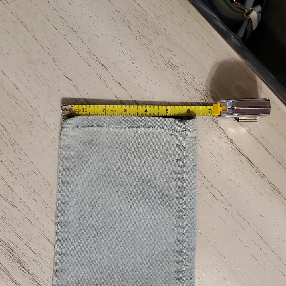GUESS Light Blue Comfortable Medium Rise Skinny Jeans Sarah Fit. - Picture 9 of 9